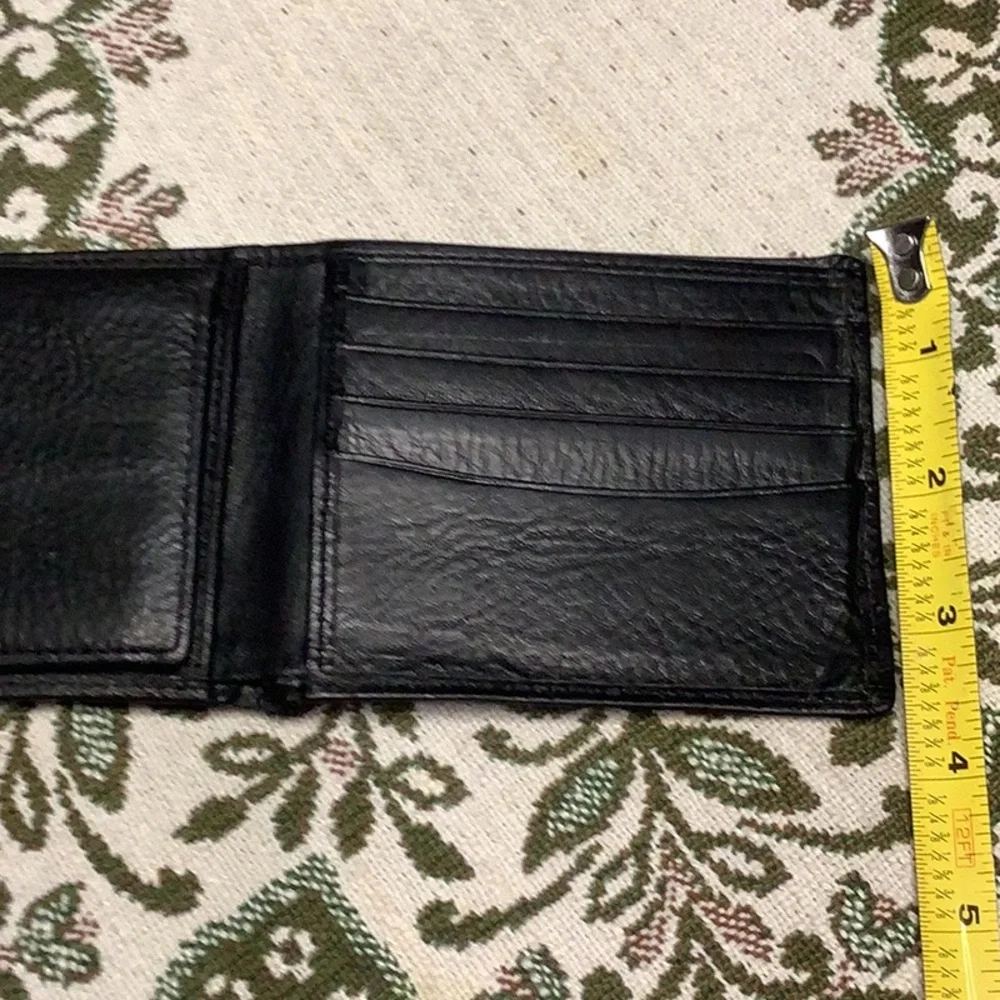 Fossil holder please keys